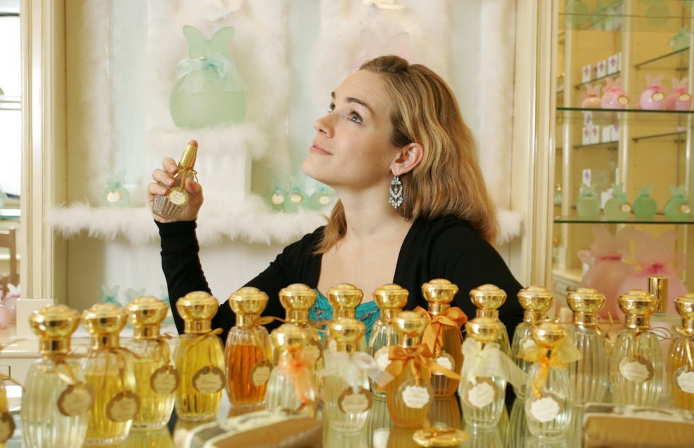 عطر الیسا